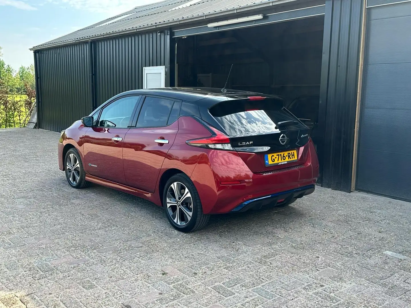 Nissan Leaf 62 kWh /VOL OPTIES/NAP/BOSE/ SOH 90,7% Červená - 2
