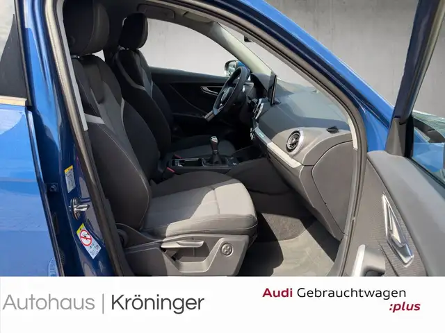 Audi Q2 view 9