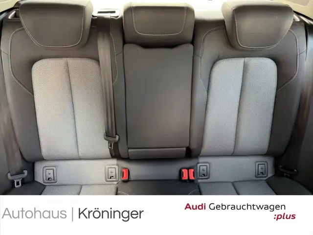 Audi Q2 view 10