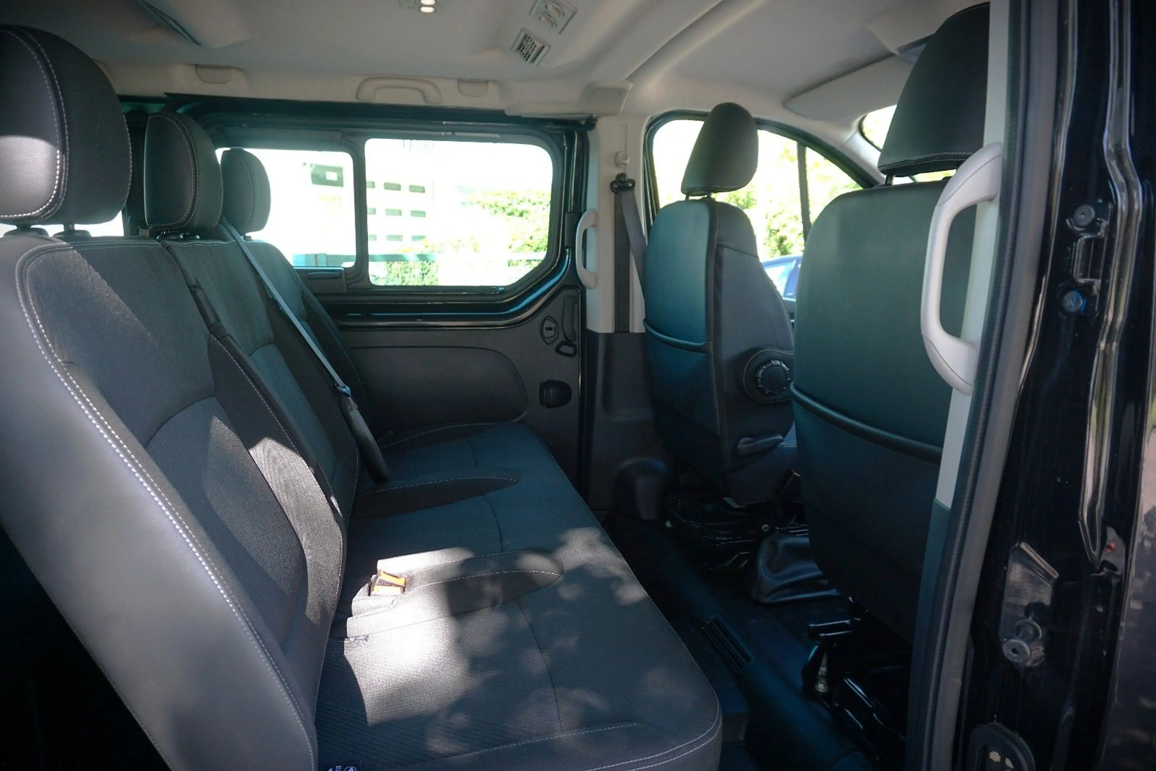 Nissan Primastar Kombi L1H1 2,8t Tekna / 9 Sitze / 1.HD — photo 12