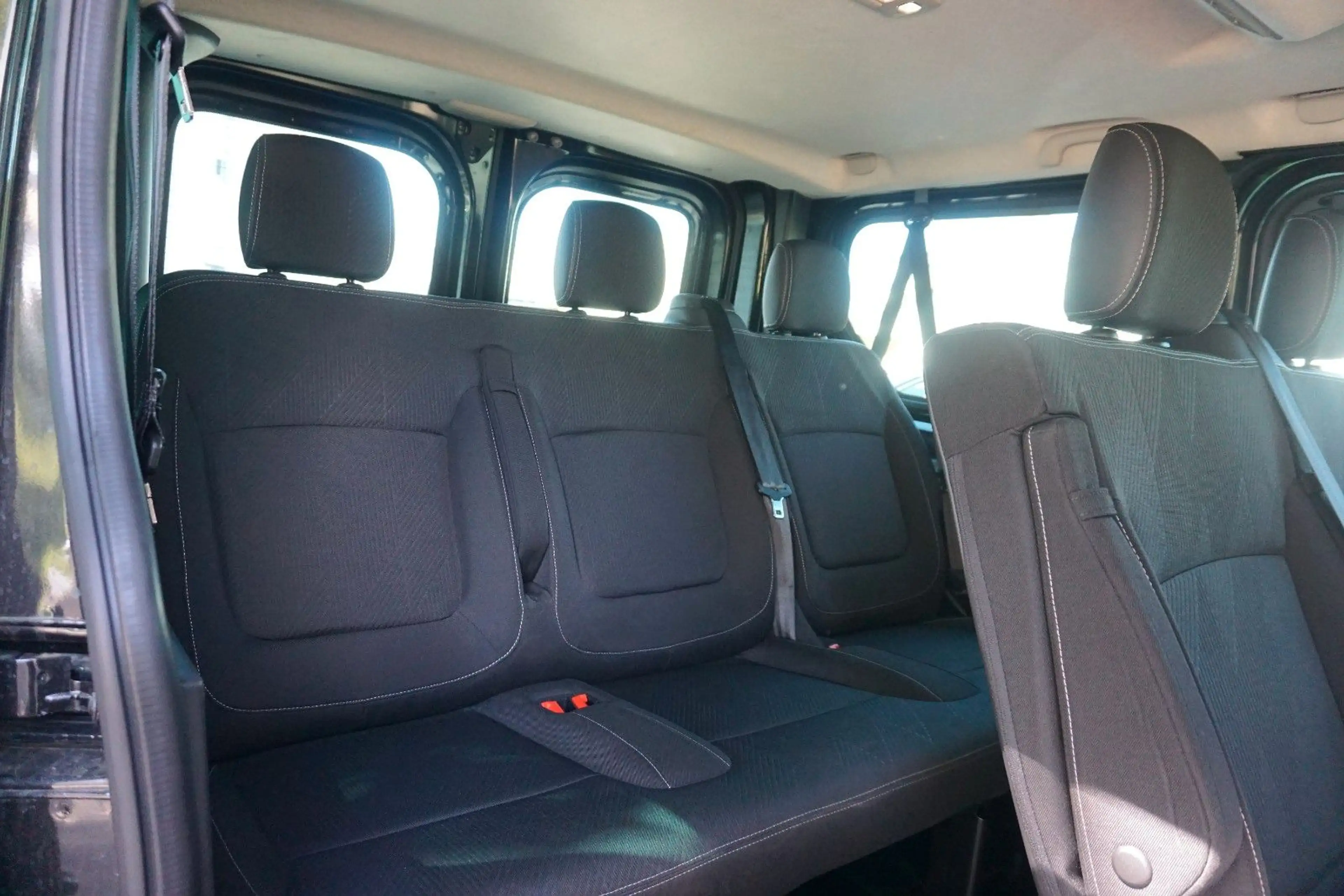 Nissan Primastar Kombi L1H1 2,8t Tekna / 9 Sitze / 1.HD — photo 11