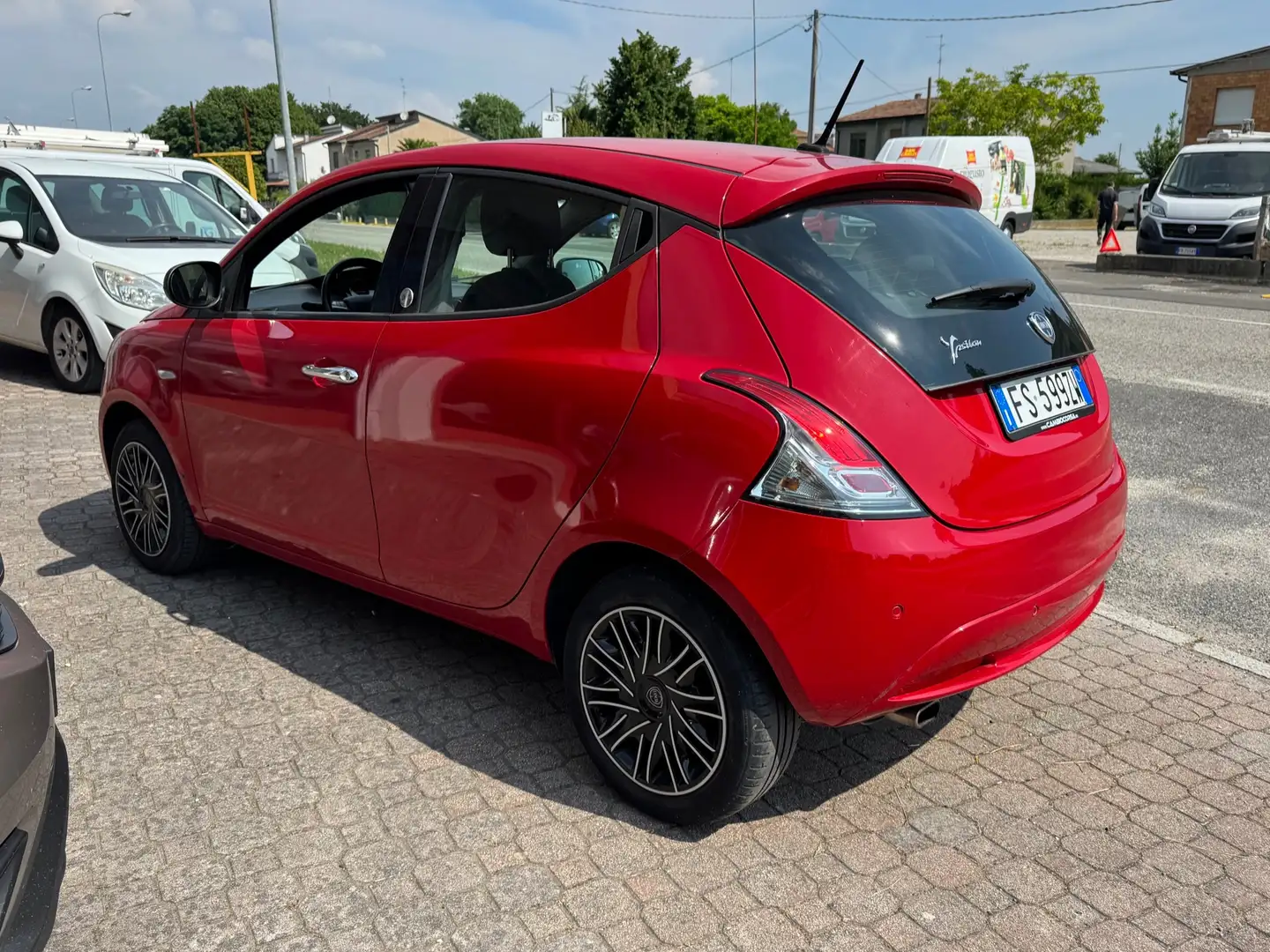 Lancia Ypsilon 1.2 Gold ecochic Gpl 69cv Rosso - 2