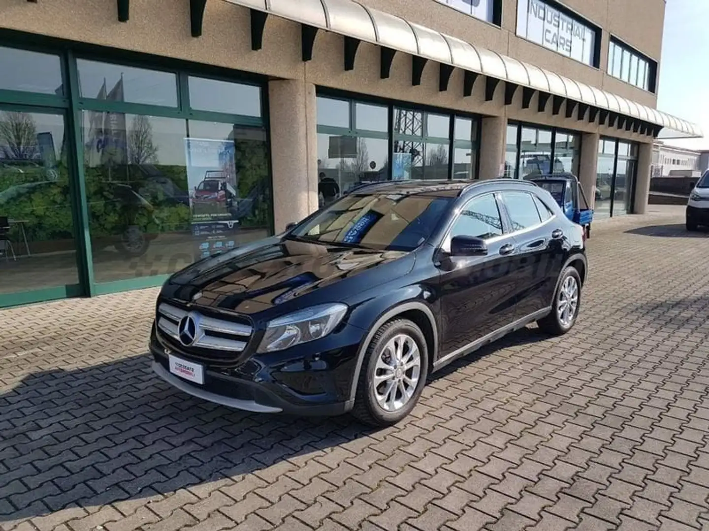 Mercedes-Benz GLA 180 - X156 180 d Business Чорний - 1