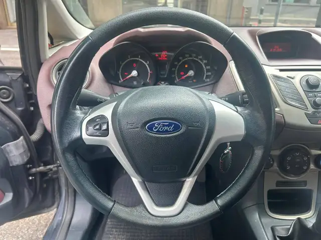 Ford Fiesta view 11