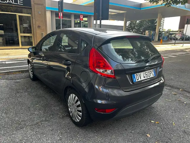 Ford Fiesta view 6