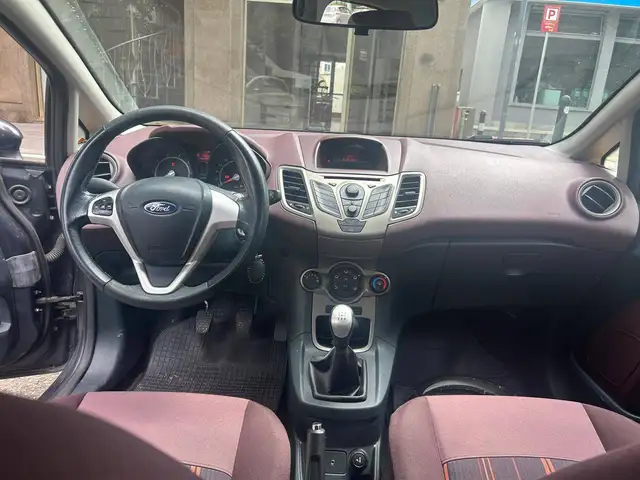Ford Fiesta view 10