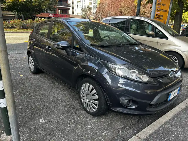 Ford Fiesta view 5