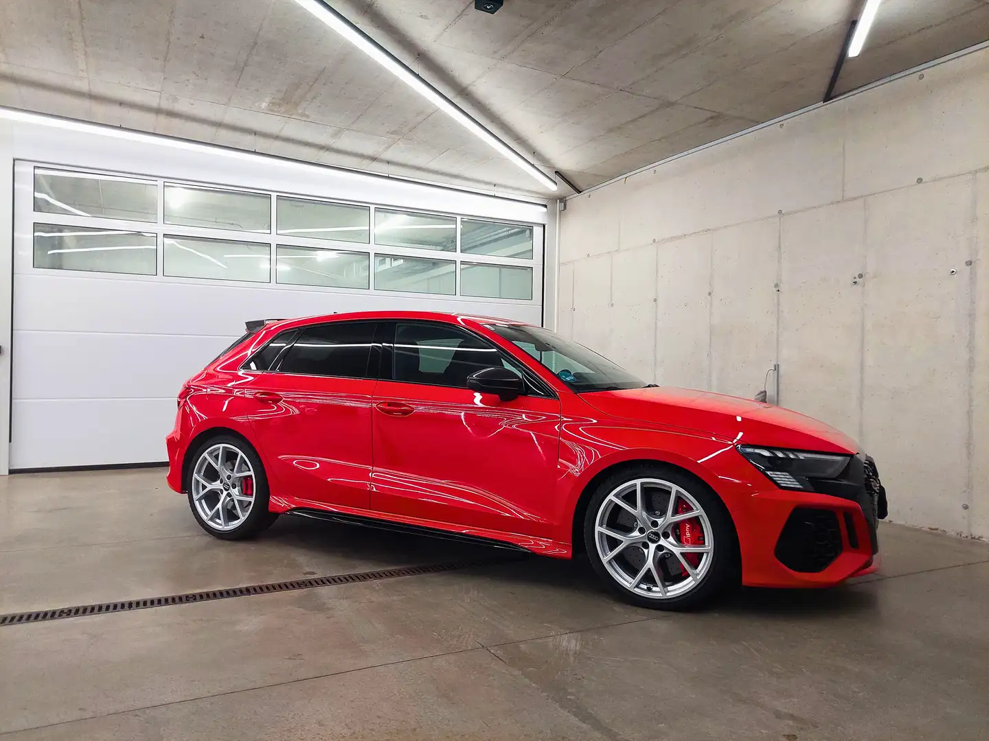Audi RS3 Sportback – Keramikbremse – Top-Ausstattung Rot - 2