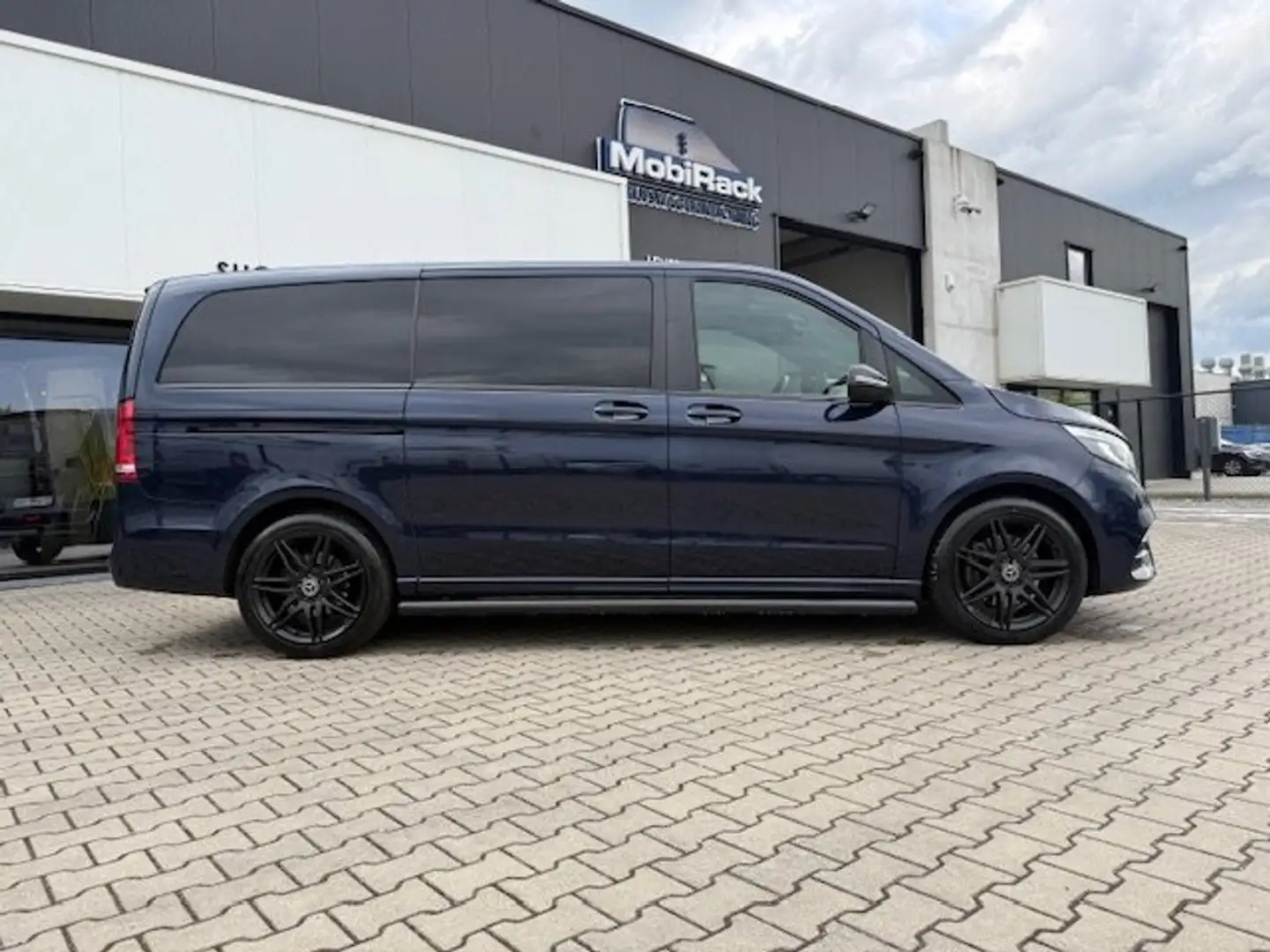 Mercedes-Benz V 300 V 300 d lang 4Matic 9G-TRONIC AMG-pakket Bleu - 2