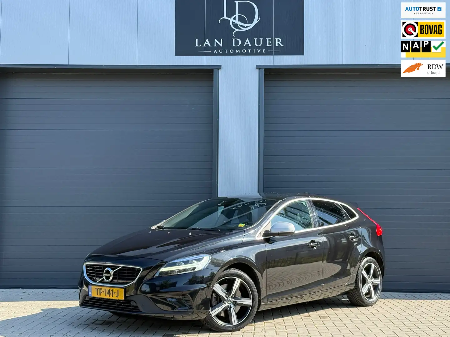 Volvo V40 2.0 T4 Business Sport R-Design / Leder / Trekhaak! Noir - 1