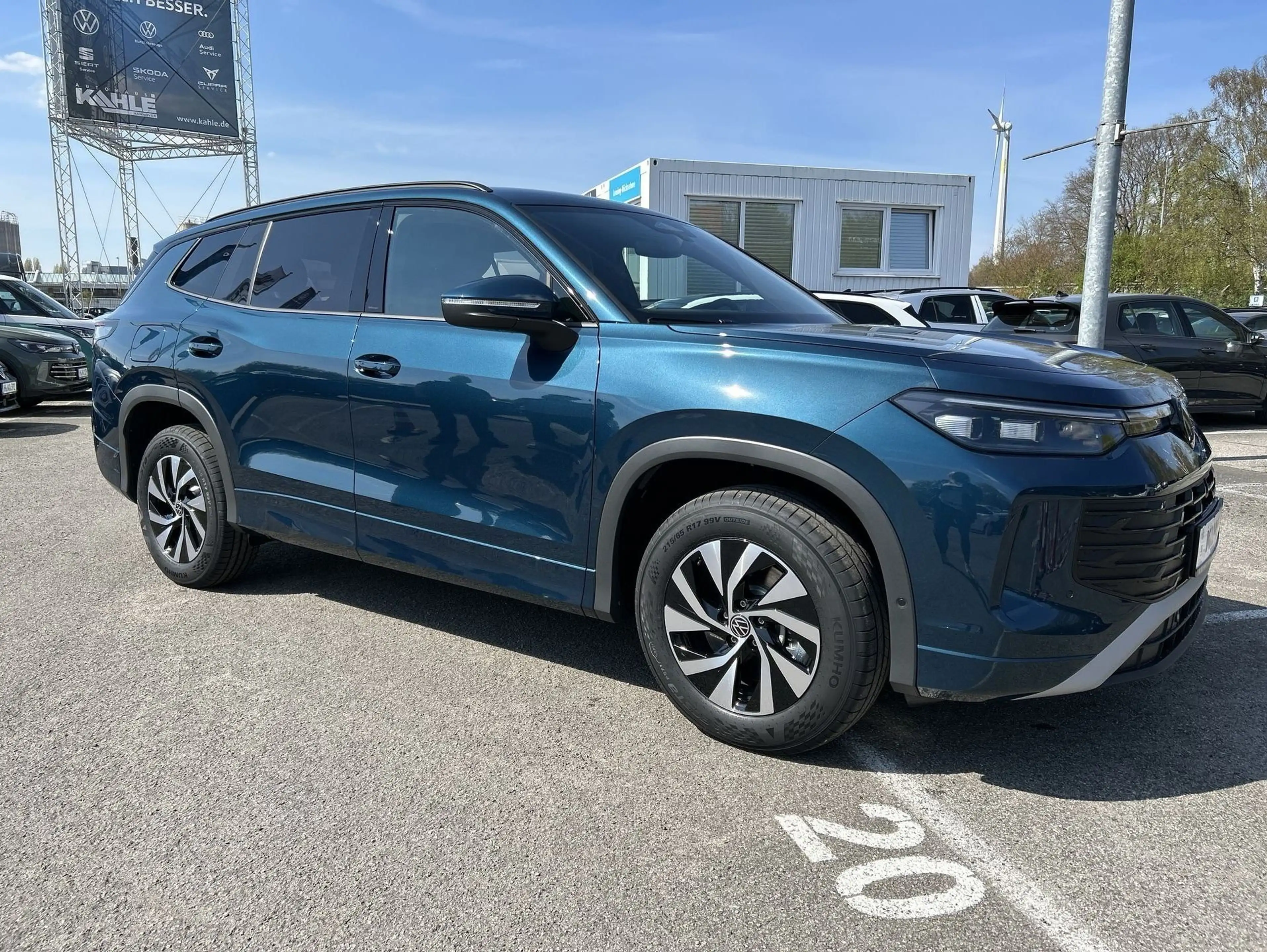 Volkswagen Tayron Life 1.5 l eHybrid 85 kW (115 PS) AHK WInterPaket — photo 3