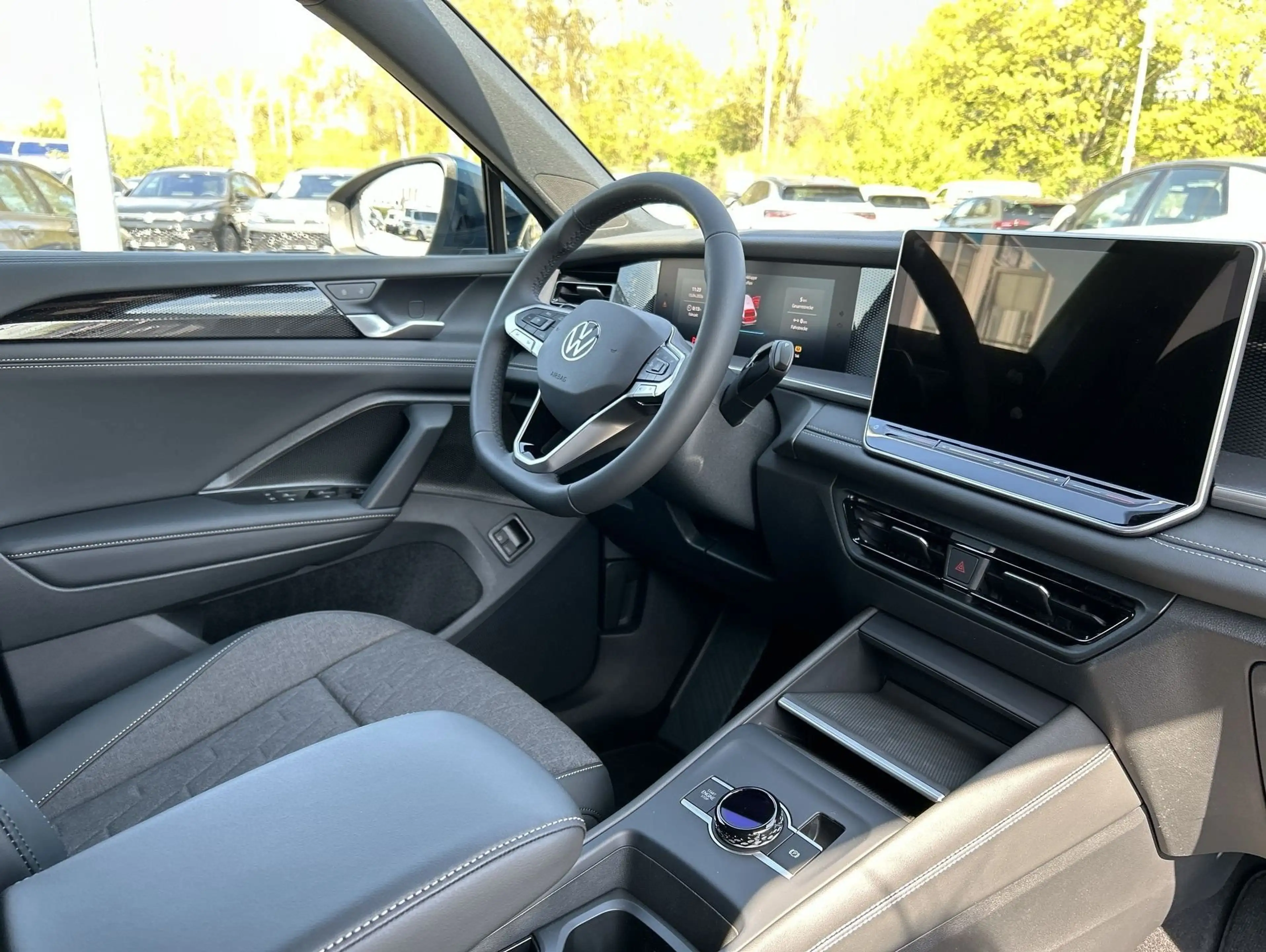 Volkswagen Tayron Life 1.5 l eHybrid 85 kW (115 PS) AHK WInterPaket — photo 14