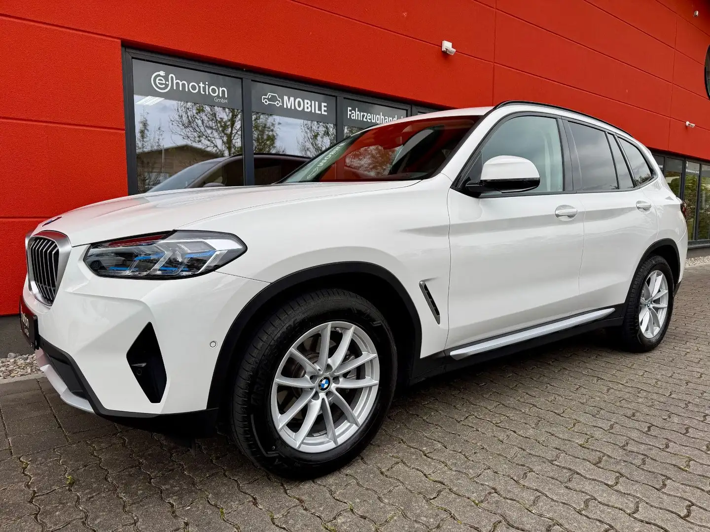 BMW X3 20i xDrive*Laser*Head-up*AHK*Leder*Sportsitze Weiß - 1