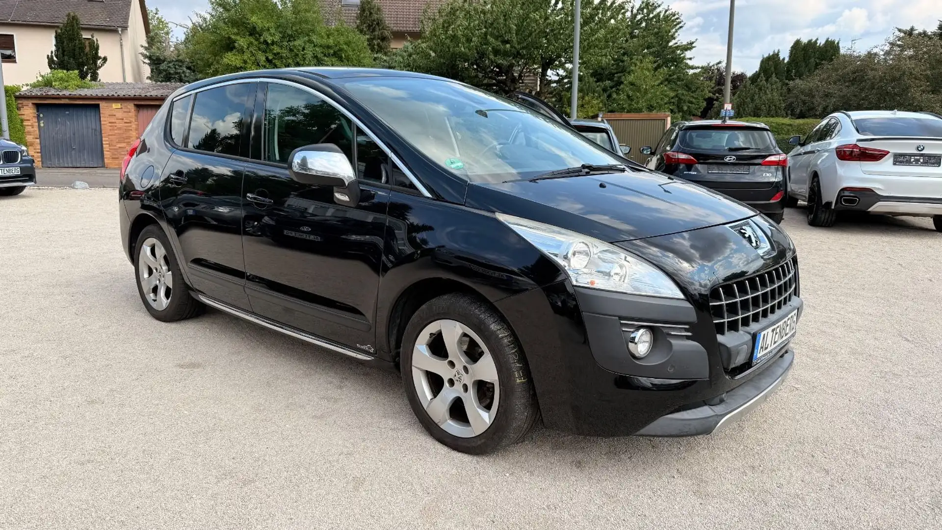 Peugeot 3008 Allure,Automatik,AHK,TÜV bis 01.2027 Zwart - 1