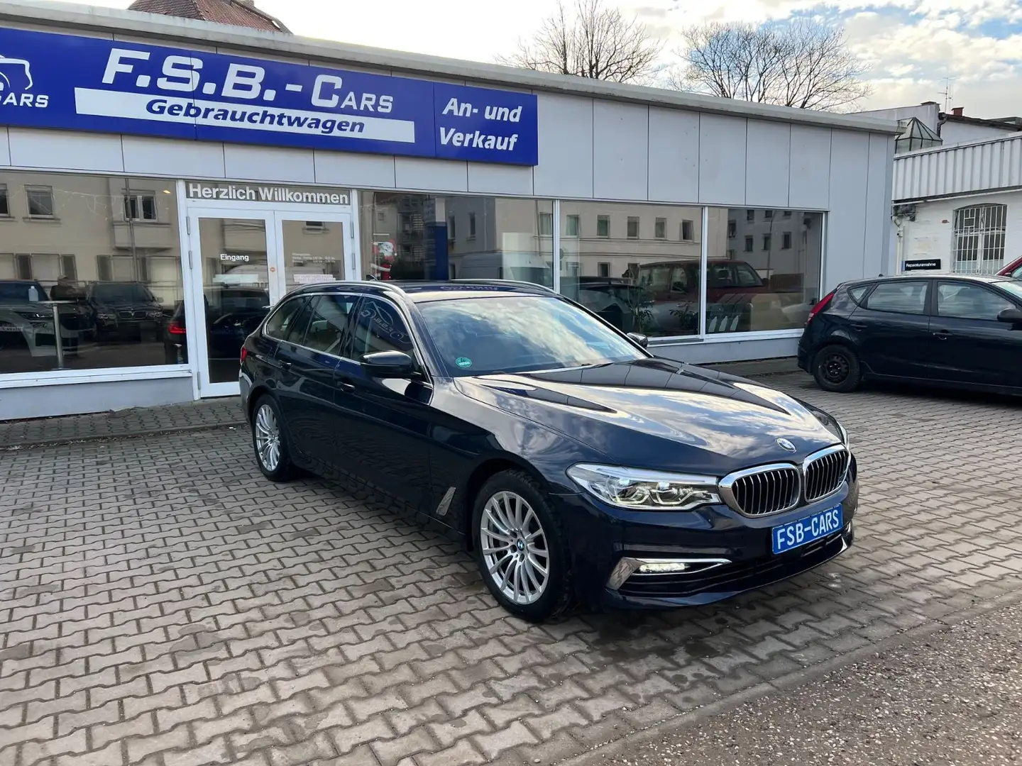 BMW 530 5 Touring 530 i xDrive Luxury Line Blau - 2