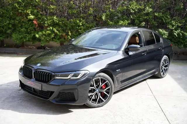 BMW 545 545e xDrive/ PANO/ 360°/ GARANTIE 2 ANS BMW