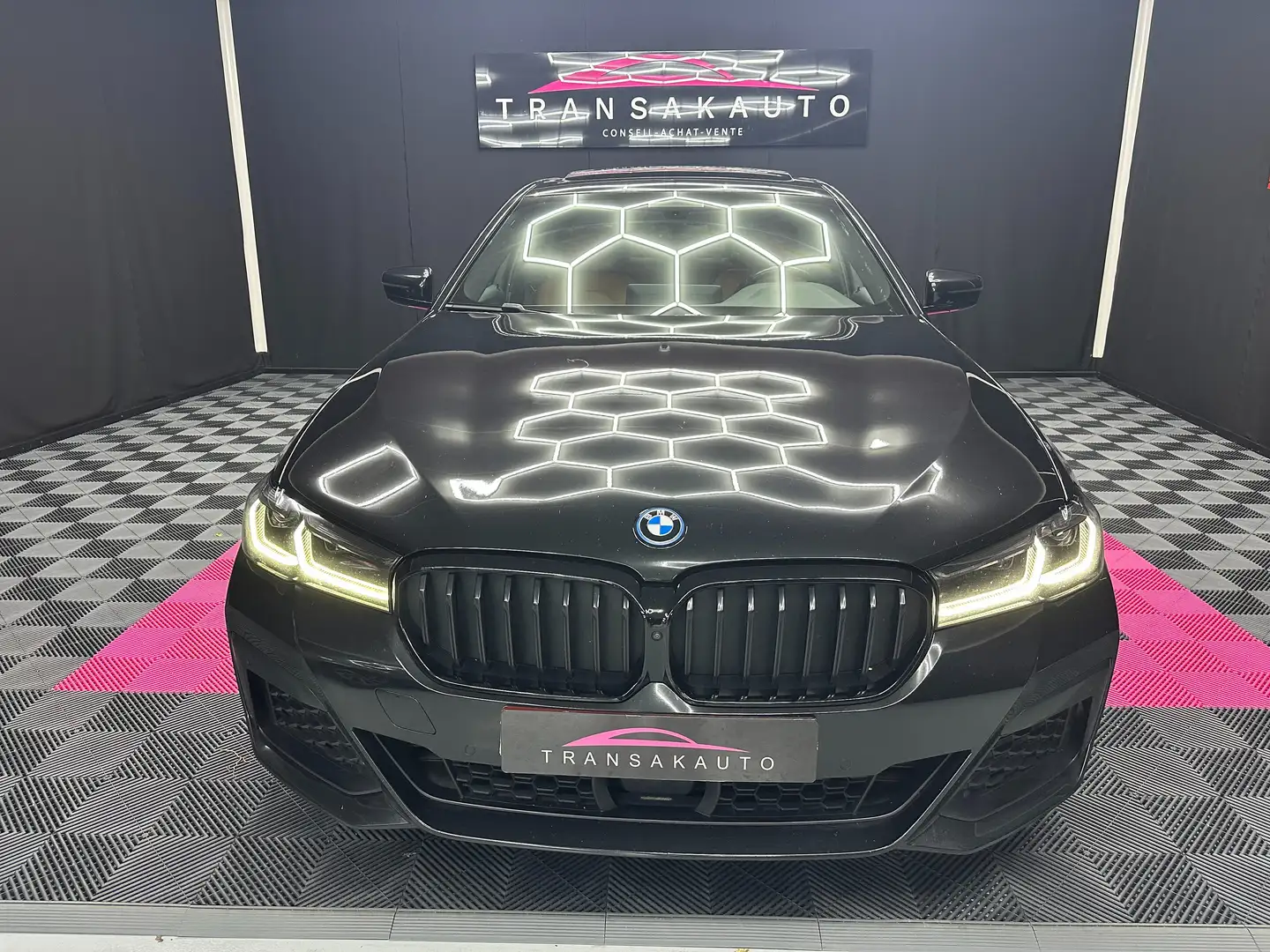 BMW 545 545e xDrive/ PACK M / TOIT/ 360°/ GARANTIE 1 AN Zwart - 2