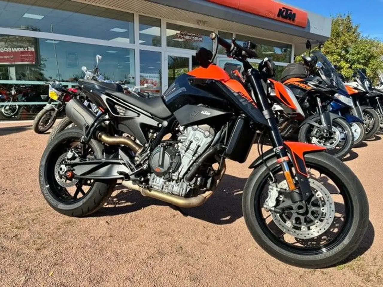 KTM 890 Duke R
