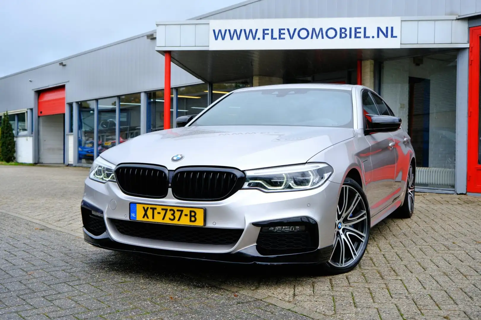 BMW 530 5-serie 530e iPerformance M Sport Grijs - 1