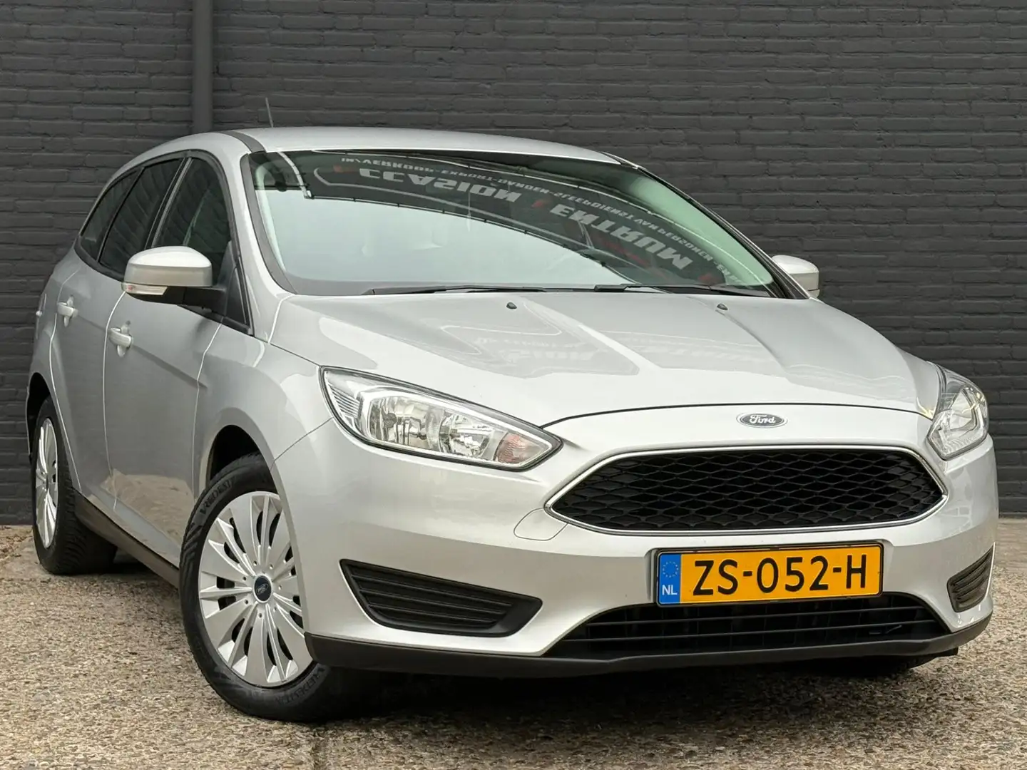 Ford Focus Wagon 1.0 Lease Edition AIRCO | CRUISE | NAVI | PD Gris - 2