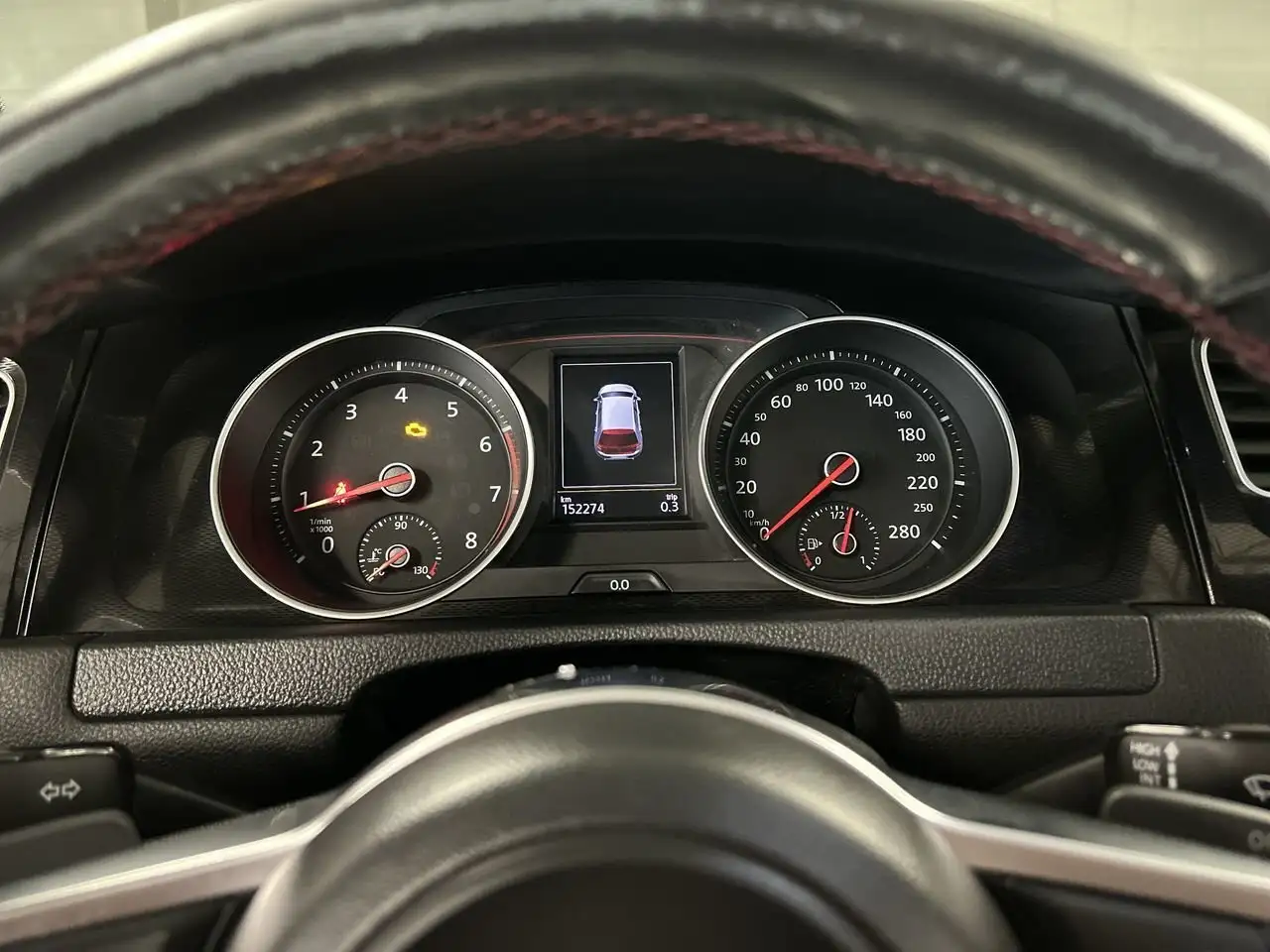 Volkswagen Golf GTI снимка Volkswagen Golf GTI