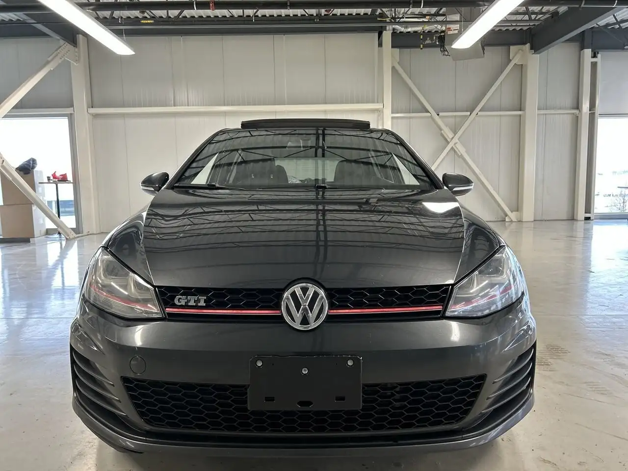 Volkswagen Golf GTI снимка Volkswagen Golf GTI