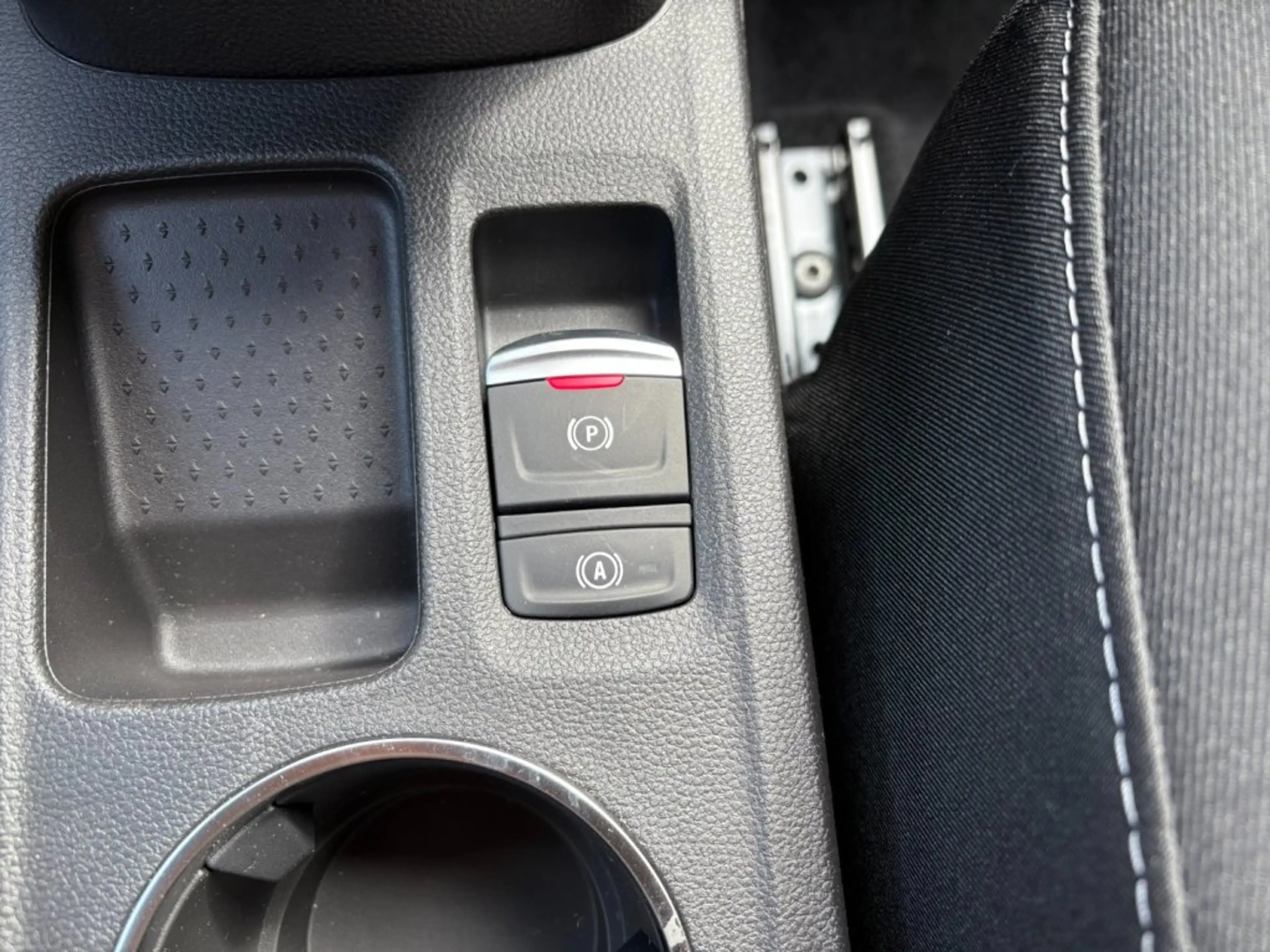Mitsubishi Grandis 1,3 Petrol Invite C 26 — photo 8