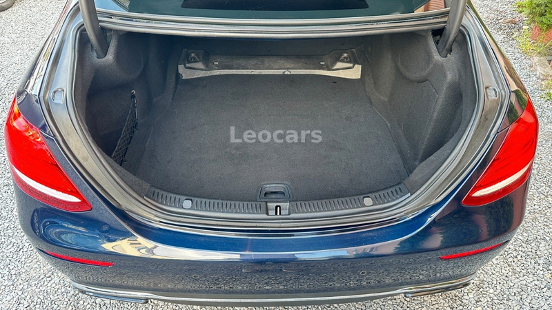 Mercedes-Benz E 350 d Limousine /360 Kamera/Leder/Schiebedach — photo 14