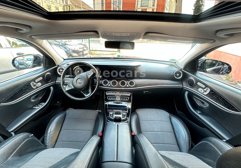 Mercedes-Benz E 350 d Limousine /360 Kamera/Leder/Schiebedach — photo 6
