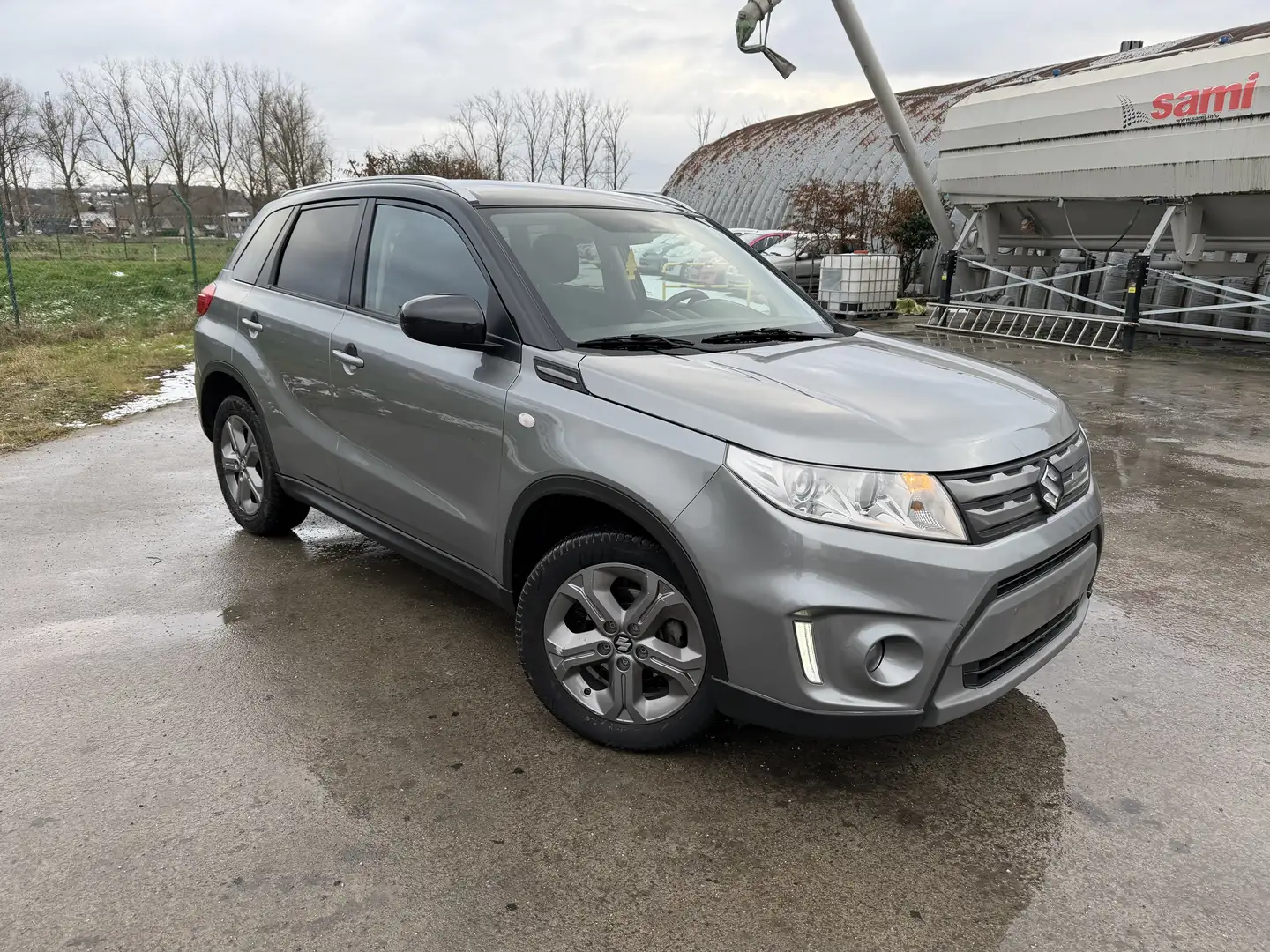 Suzuki Vitara 1.6i 4x2 GL+ A/T Grau - 2