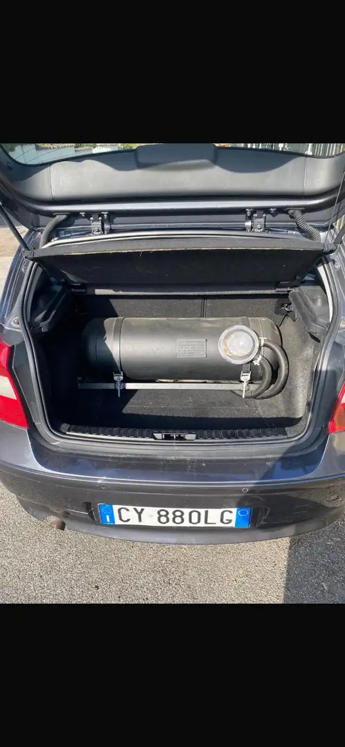 BMW 116 116i Attiva Gri - 2