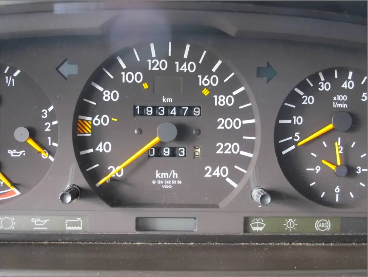 Mercedes-Benz 300 1990er Mercedes W124 300E 4-Matic (Mopf1) Automatik, sensationeller Zustand 2+ mit H-Zulassung und sinnvoller Ausstattung, foto 6