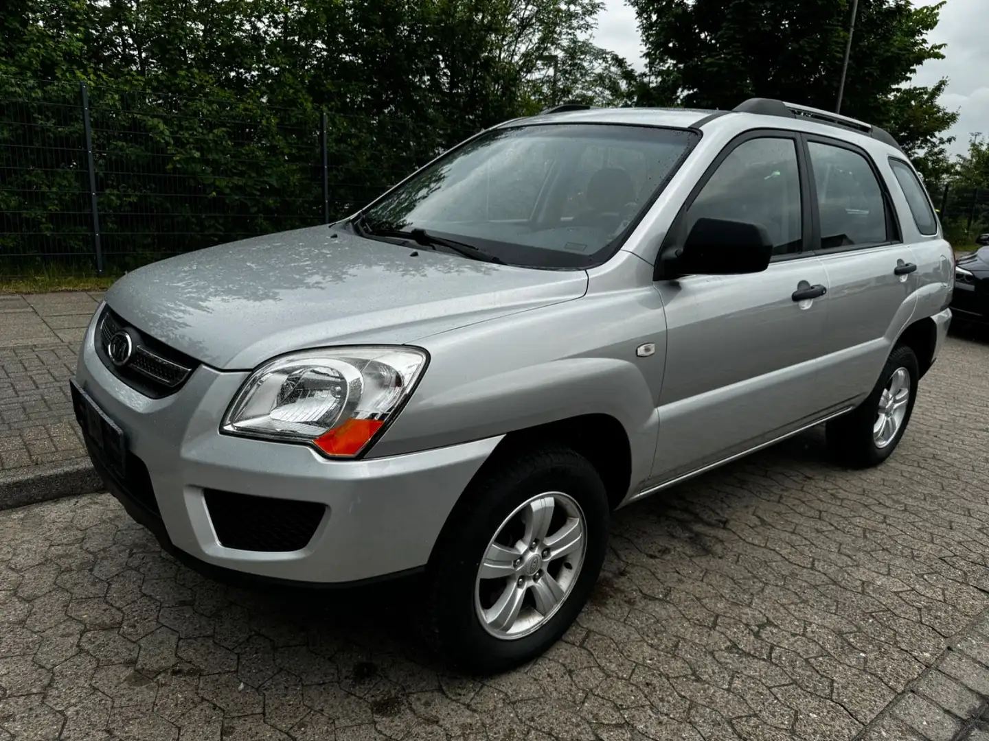 Kia Sportage Attract 2.0*1.Hand*Klima*Wenig KM* Argent - 1