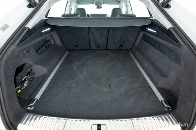 Audi Q8 55 TFSI e quattro LUFT BLACK LEDER ASSISTENZ R-KA Ansicht 8