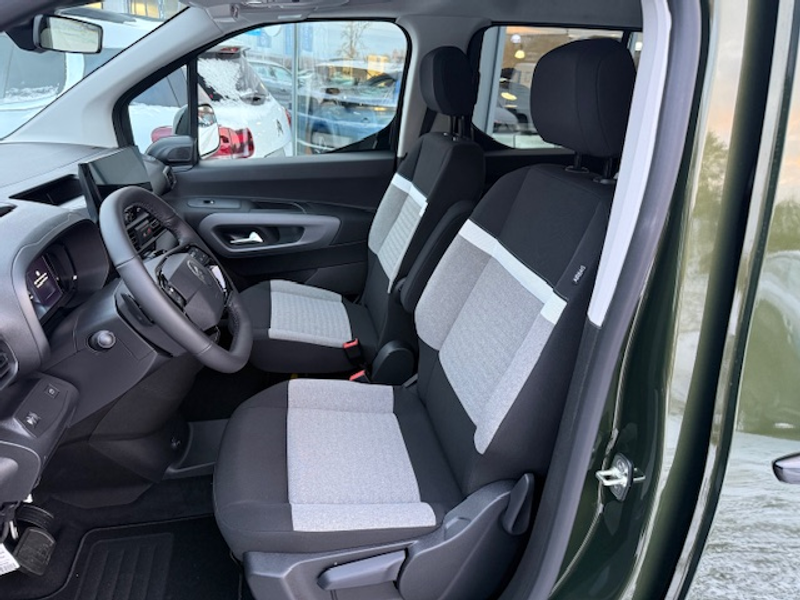 Citroen Berlingo BlueHDI 130 EAT8 Plus MPV Automatik — photo 7