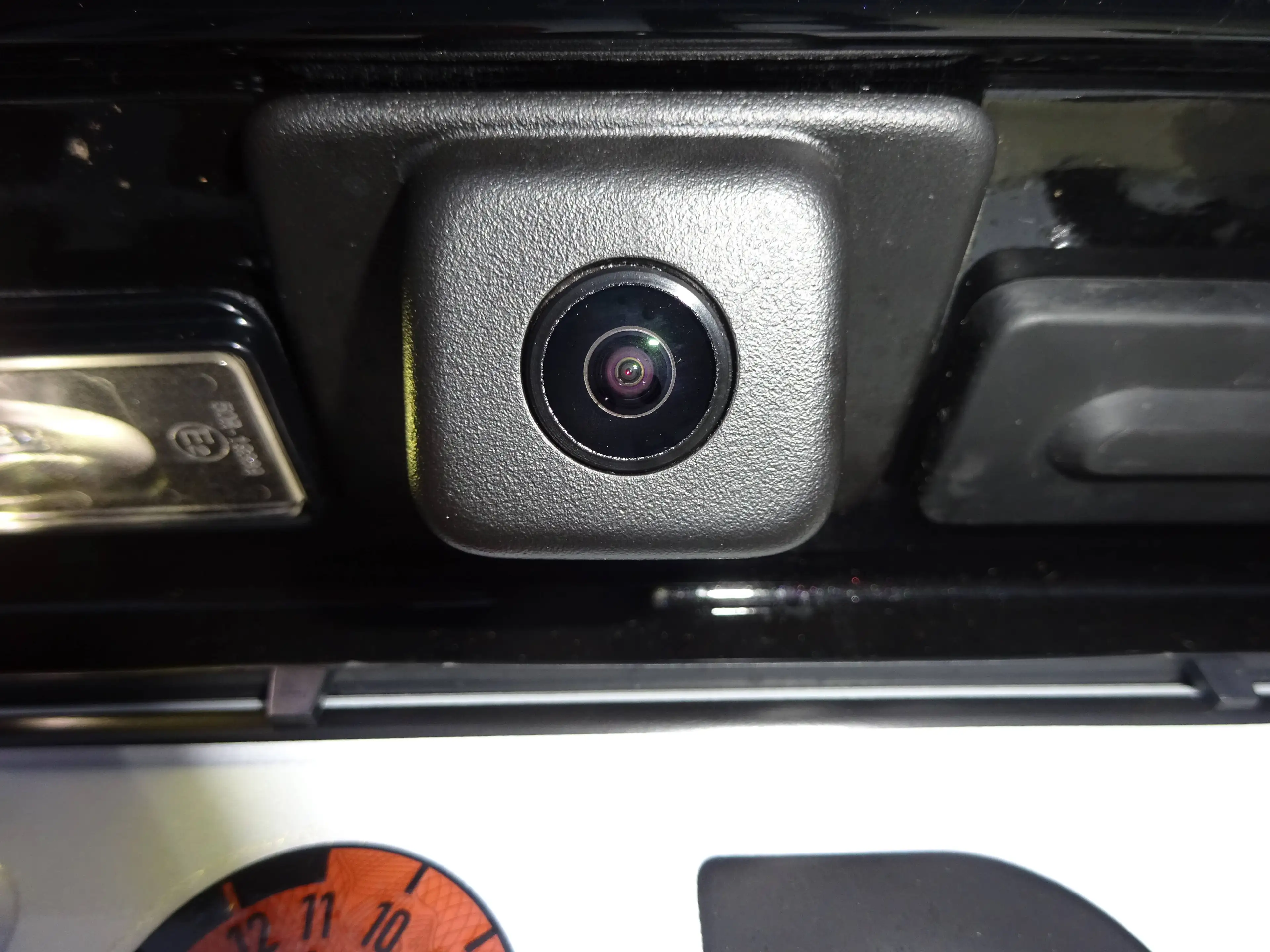 Peugeot 508 Hybrid 180 Allure/Klima/Navi/PDC v+h/Kamera v+h/Acc/AHK schwenkbar/Full-LED -Paket/Komfort-Paket — photo 10
