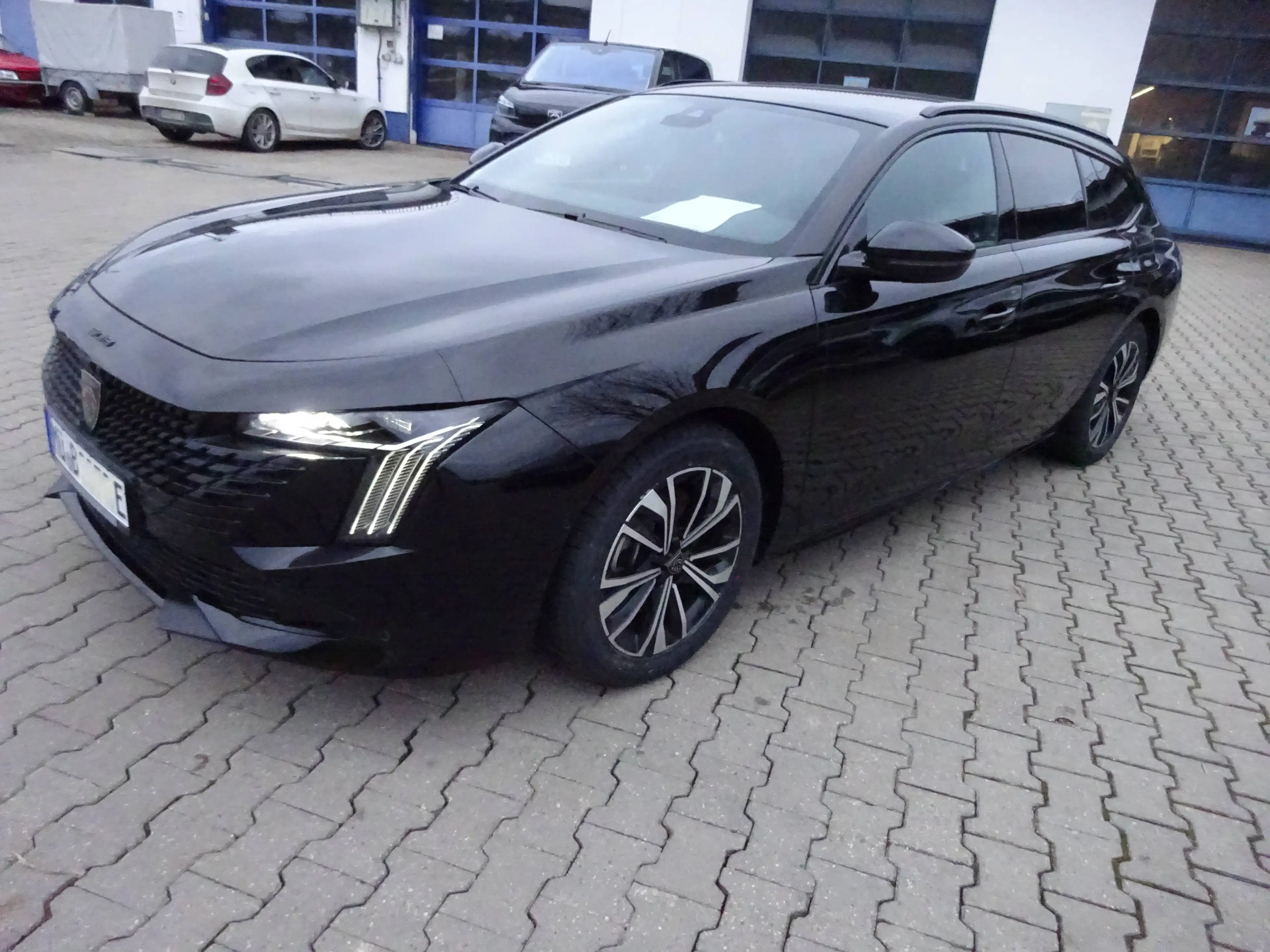 Peugeot 508 Hybrid 180 Allure/Klima/Navi/PDC v+h/Kamera v+h/Acc/AHK schwenkbar/Full-LED -Paket/Komfort-Paket — photo 3