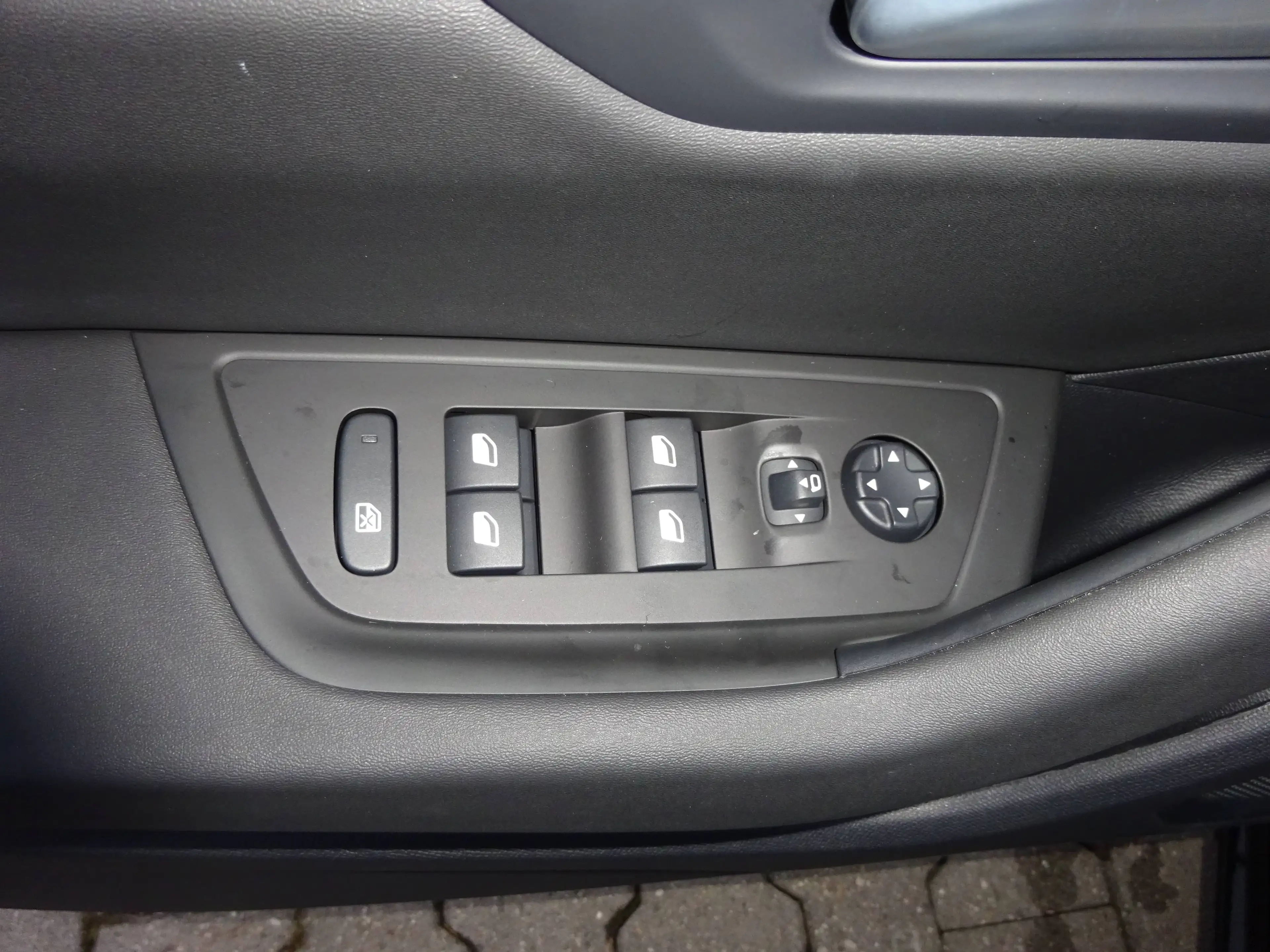 Peugeot 508 Hybrid 180 Allure/Klima/Navi/PDC v+h/Kamera v+h/Acc/AHK schwenkbar/Full-LED -Paket/Komfort-Paket — photo 14