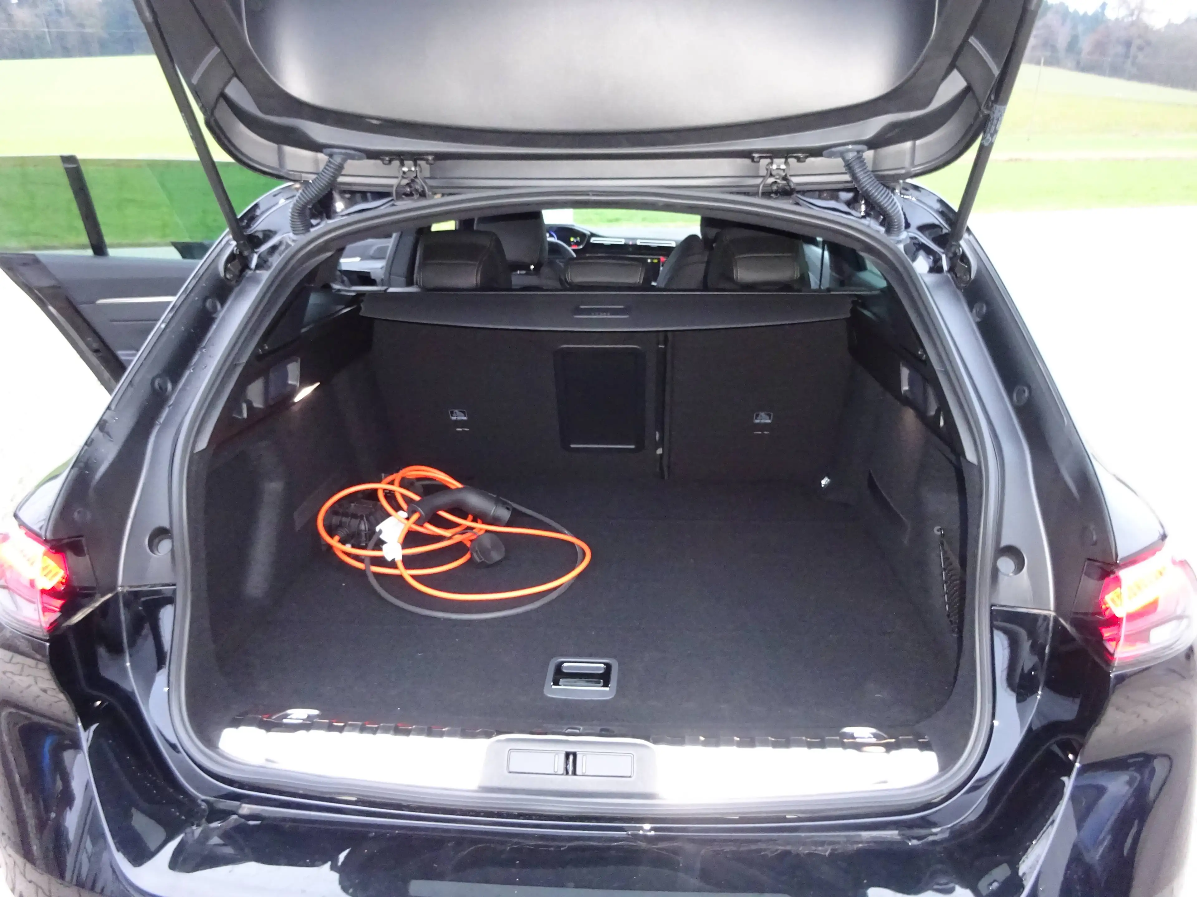 Peugeot 508 Hybrid 180 Allure/Klima/Navi/PDC v+h/Kamera v+h/Acc/AHK schwenkbar/Full-LED -Paket/Komfort-Paket — photo 9