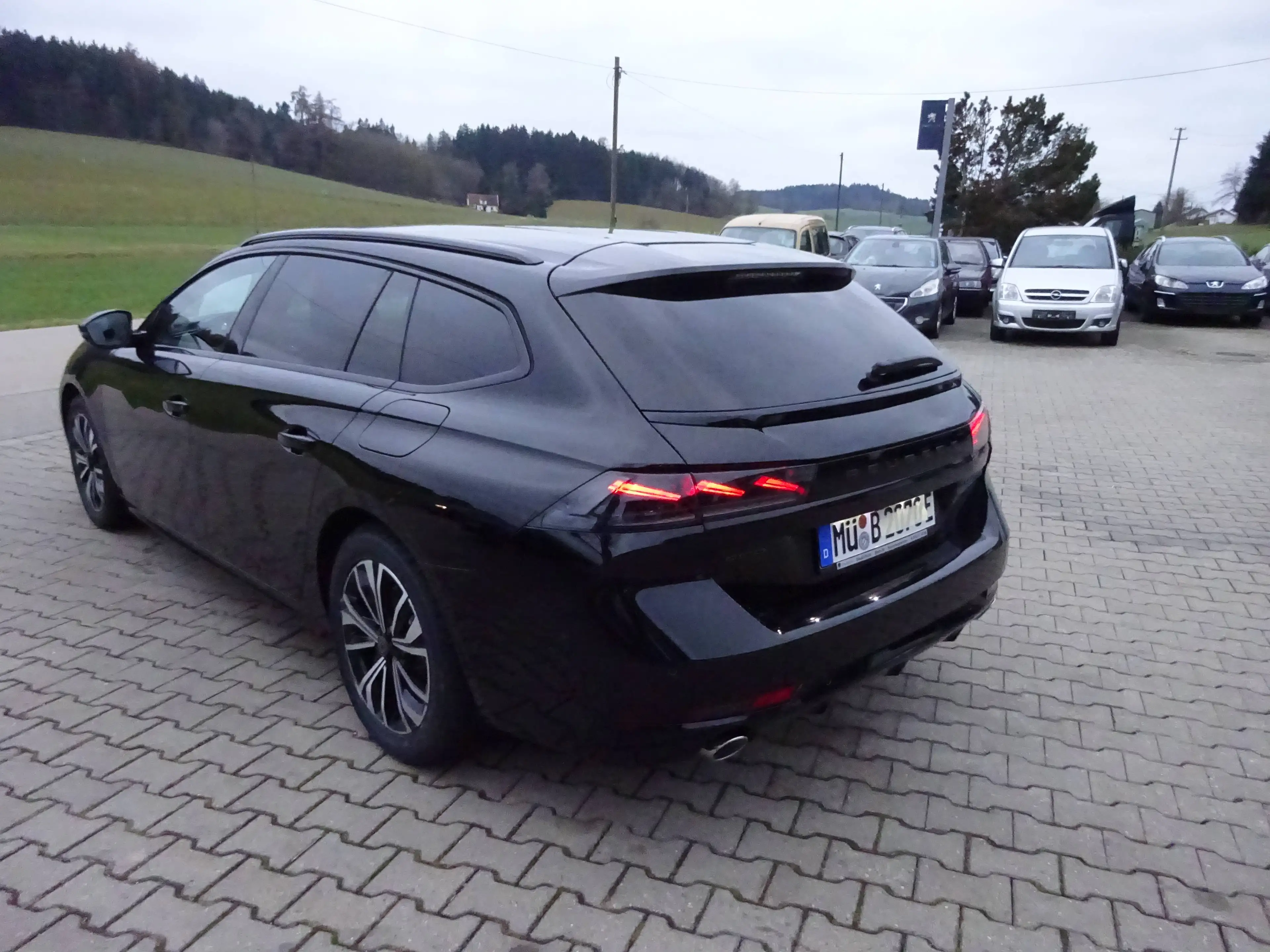 Peugeot 508 Hybrid 180 Allure/Klima/Navi/PDC v+h/Kamera v+h/Acc/AHK schwenkbar/Full-LED -Paket/Komfort-Paket — photo 5