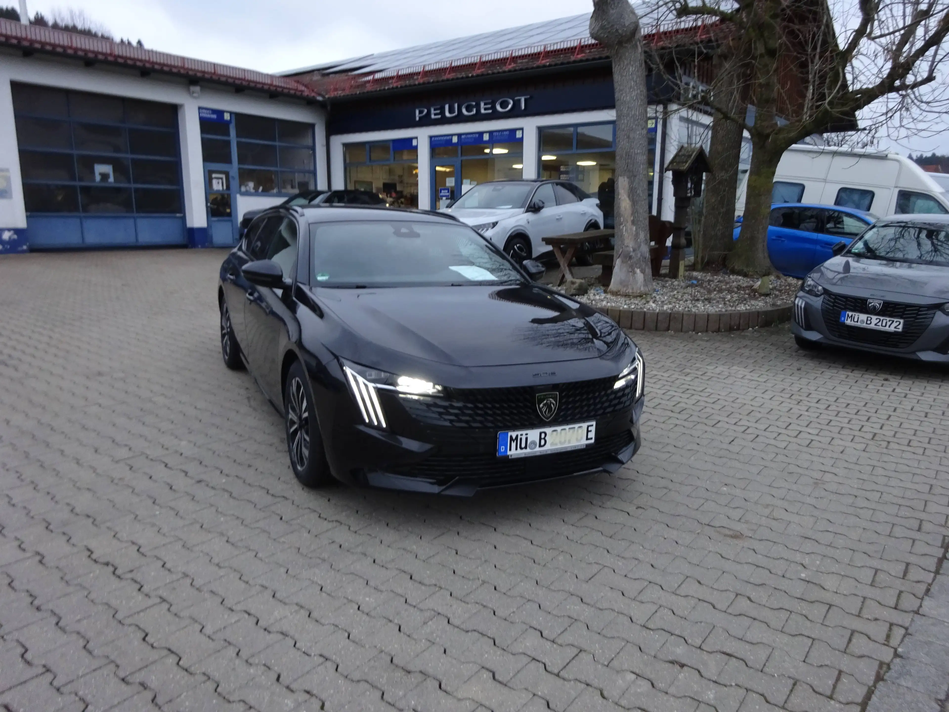 Peugeot 508 Hybrid 180 Allure/Klima/Navi/PDC v+h/Kamera v+h/Acc/AHK schwenkbar/Full-LED -Paket/Komfort-Paket — photo 2