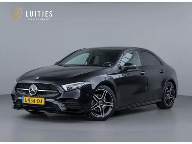 Mercedes-Benz A 200 AMG I Pano I Sfeerverl. I Org.NL I Camera I Stoelm