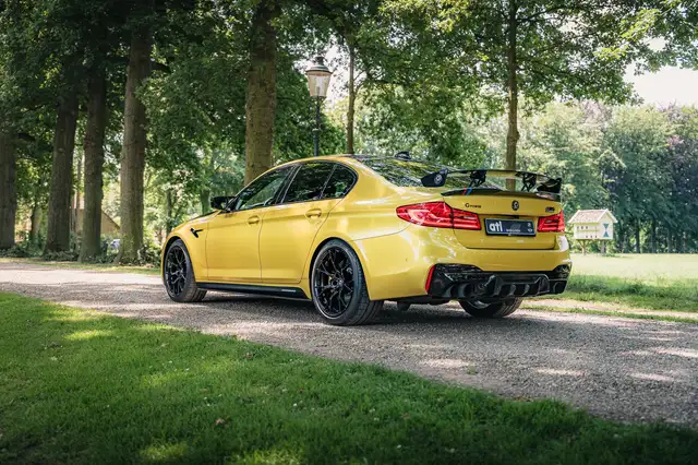 BMW M5 view 12
