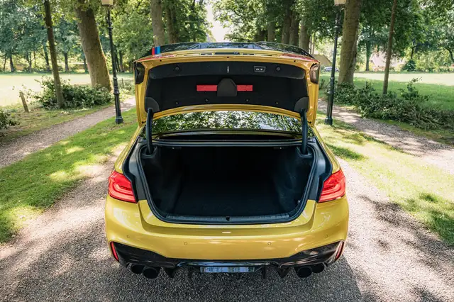 BMW M5 view 22