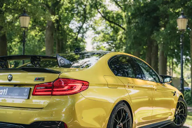 BMW M5 view 21