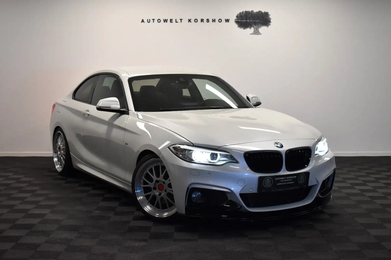 BMW 230 i Coupe M Sport *KEYLESS*KAMERA*19 ZOLL Weiß - 1
