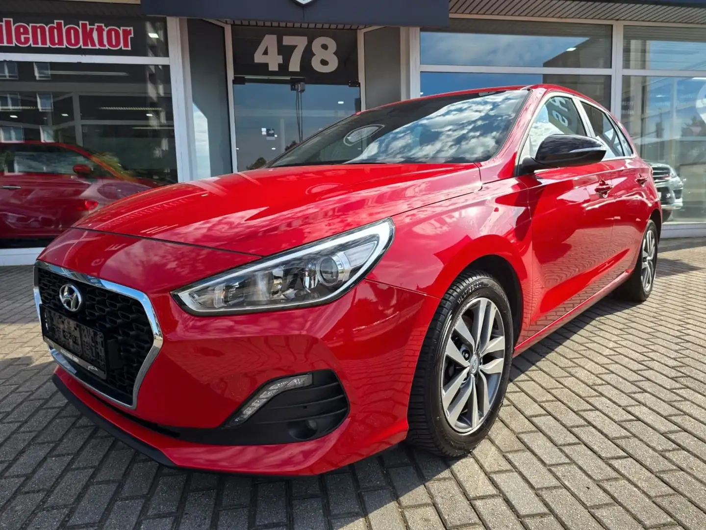 Hyundai i30 YES!*Navigation*R-Kam*DAB+*LKAS*CarPlay Rot - 2