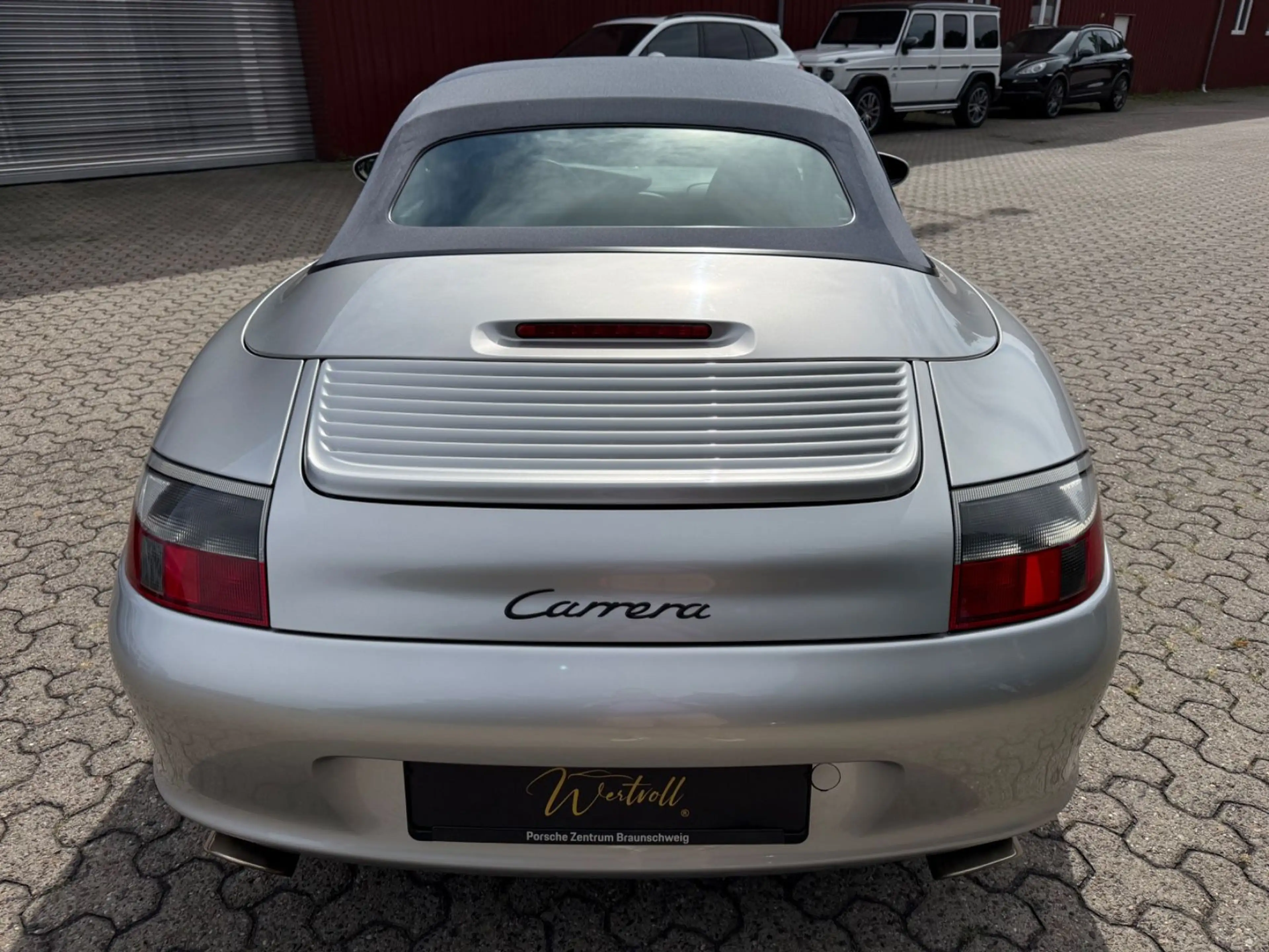 Porsche 996 Carrera Cab.1 Hand, Matching, 1Lack, Scheckh — photo 12