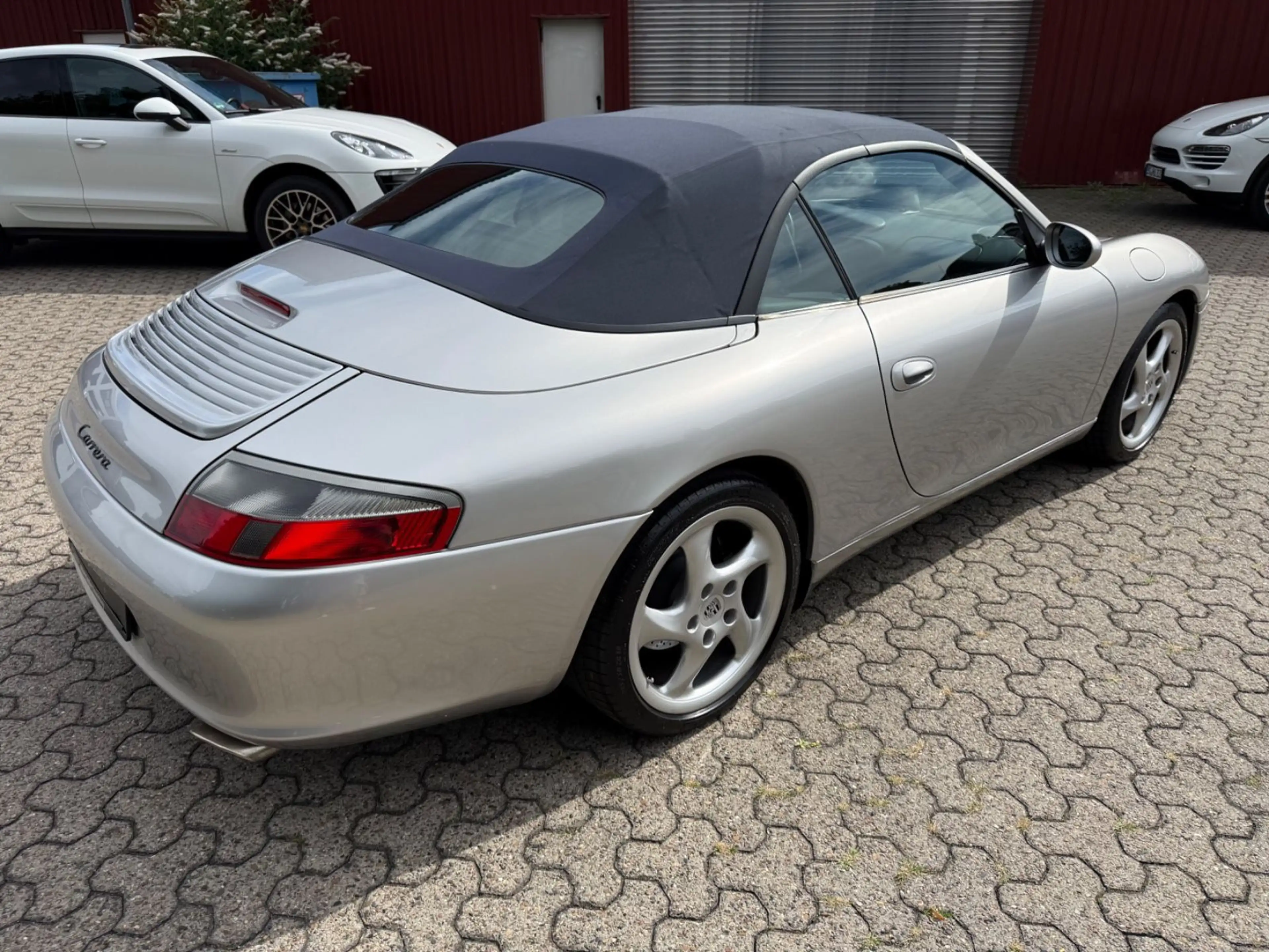 Porsche 996 Carrera Cab.1 Hand, Matching, 1Lack, Scheckh — photo 10