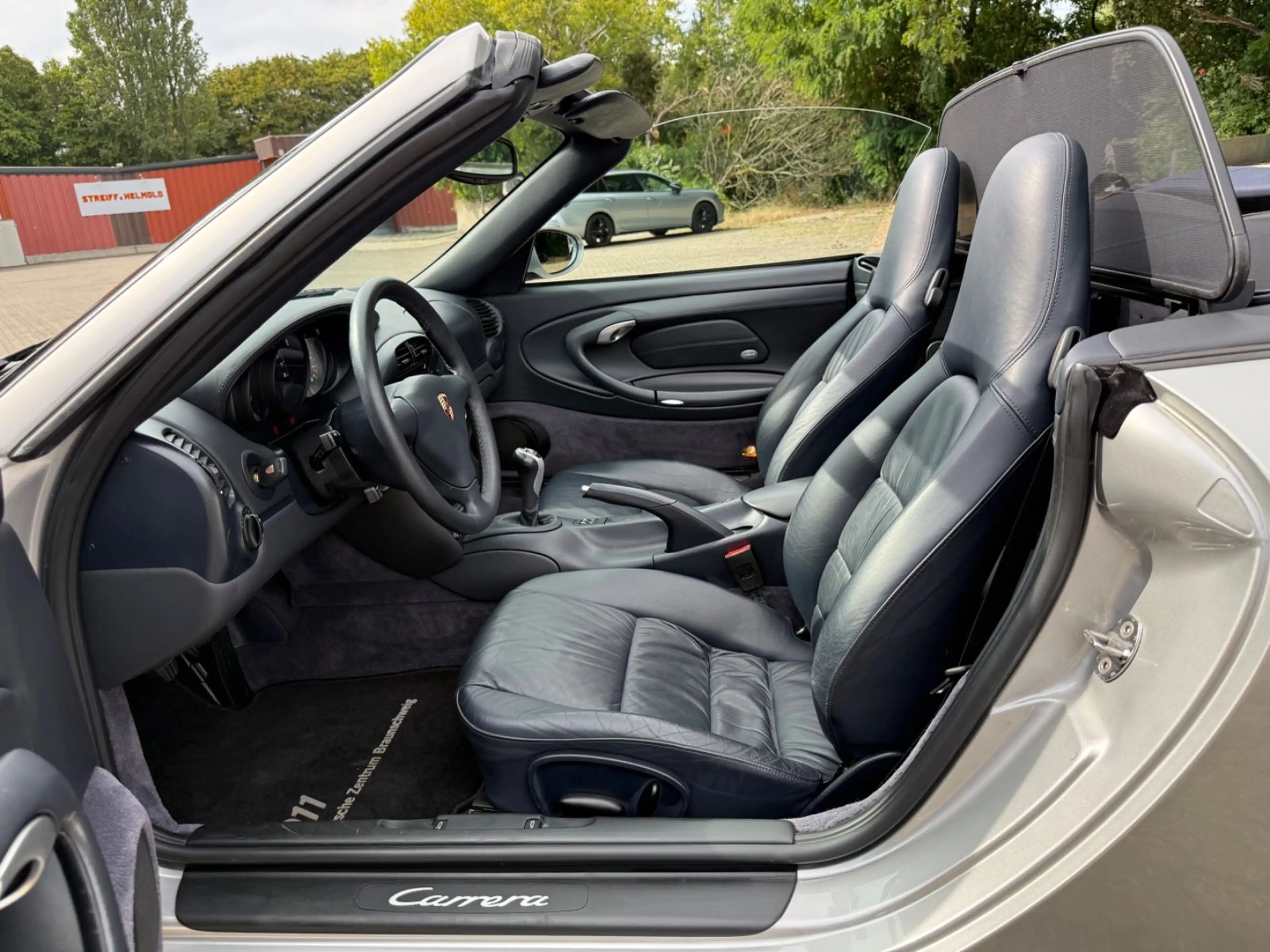 Porsche 996 Carrera Cab.1 Hand, Matching, 1Lack, Scheckh — photo 15